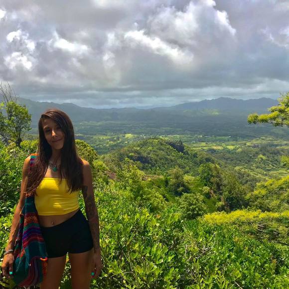 Meet your Posher, Taylor - Picture 1 of 1